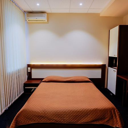 Comfort Hotel & Hostel Zaporizhia エクステリア 写真
